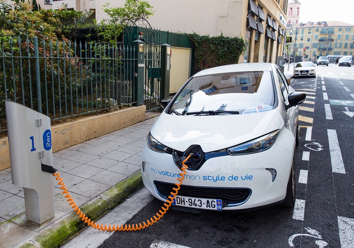 Electric Cars in France - voitures