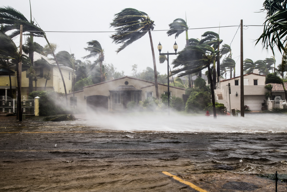 Emmanuel Macron aux Antilles après l’ouragan Irma