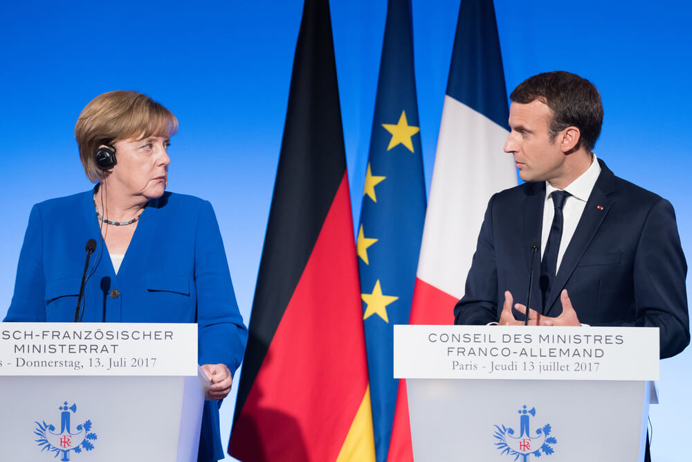 Emmanuel Macron premier ministre de la France et Angela Merkel chancelière d'Allemagne lors d'une conférence jointe